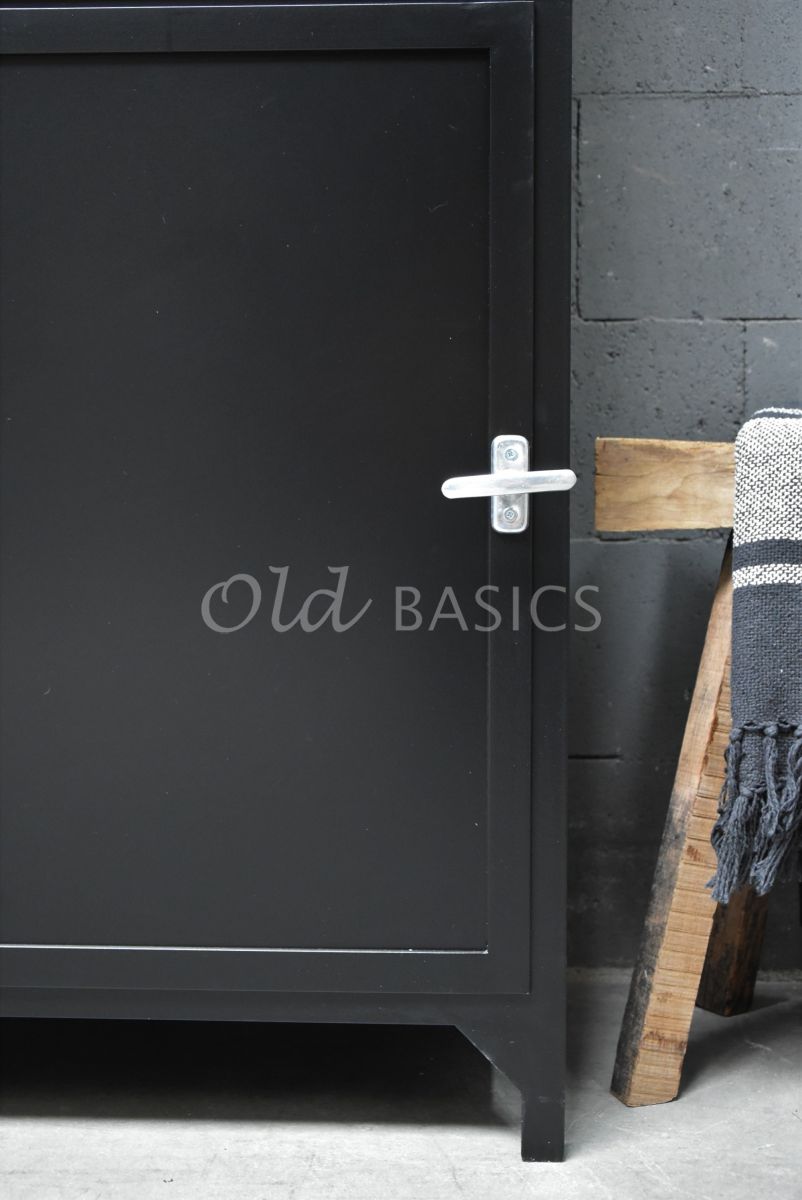 Detail van Apothekerskast Demi, 1 deuren, RAL9005, zwart, materiaal staal
